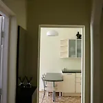 Διαμέρισμα House